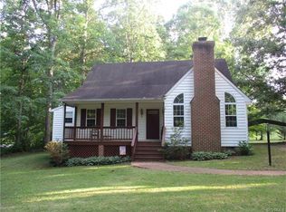 9900 Knobs Hill Ln, Amelia Court House, VA 23002
