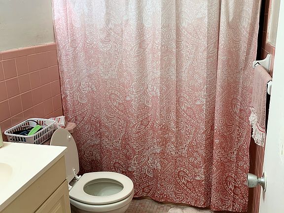 4th image of 16790 NE 18th Ave #7