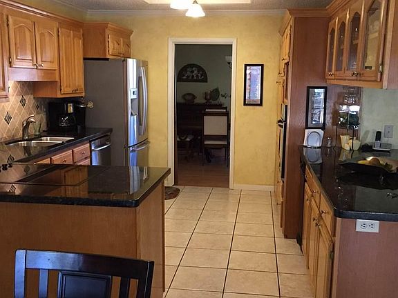4th image of 112 Northgate Dr