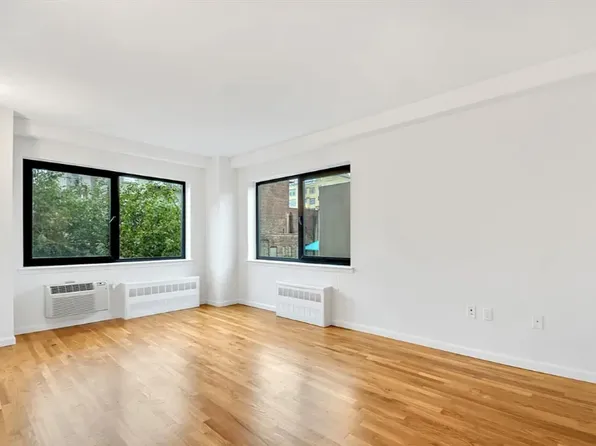 265 Van Brunt St APT 2F, Brooklyn, NY 11231