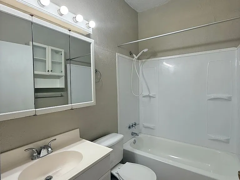 1805 Buchanan St — Photo 10