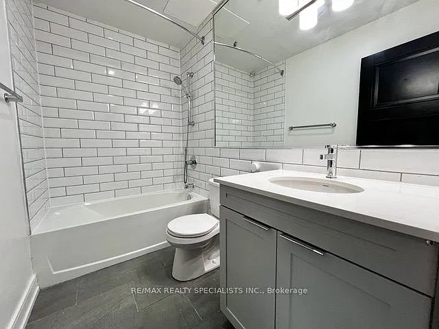 1 bed, $2,249 — Photo 4