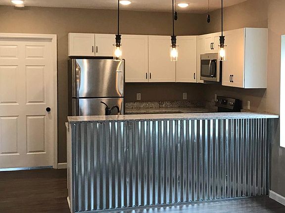 2nd image of 600 S 31st Ave #600