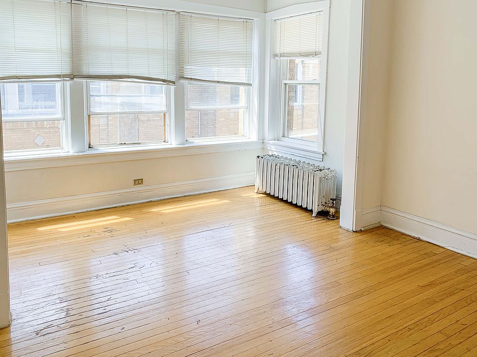 1st image of 5059 1/2 N Damen Ave #3W