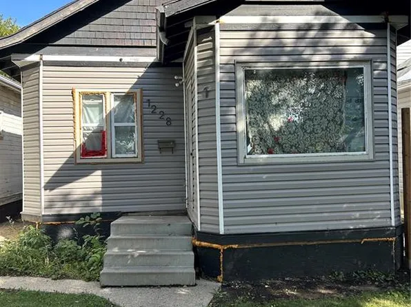 1228 G AVENUE N, Saskatoon, SK S7L 2A4