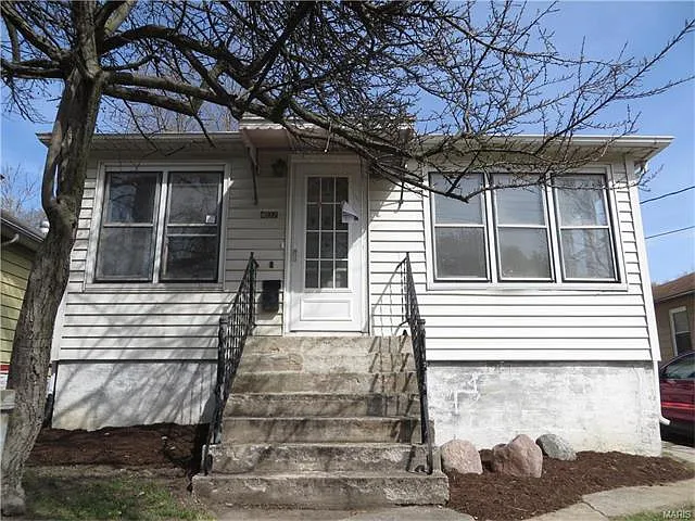 407 Sering Ave photo 1