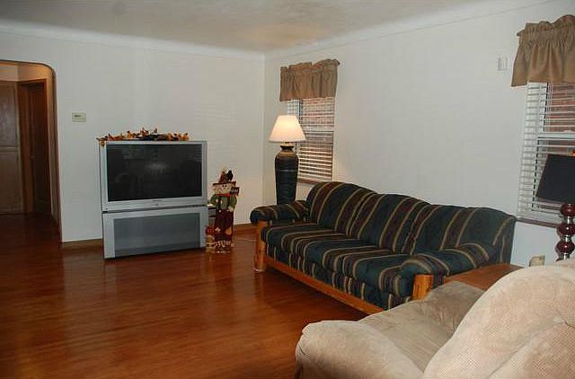 2nd image of 4202 Garrison Rd