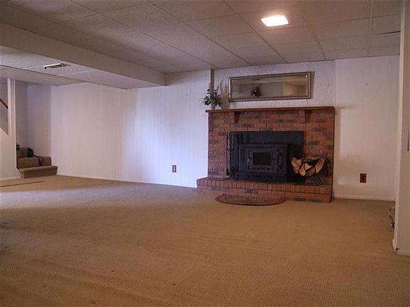 5th image of 155 Brushwood Dr