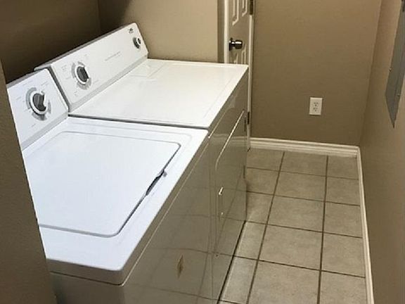 3rd image of 115 Vista Cir