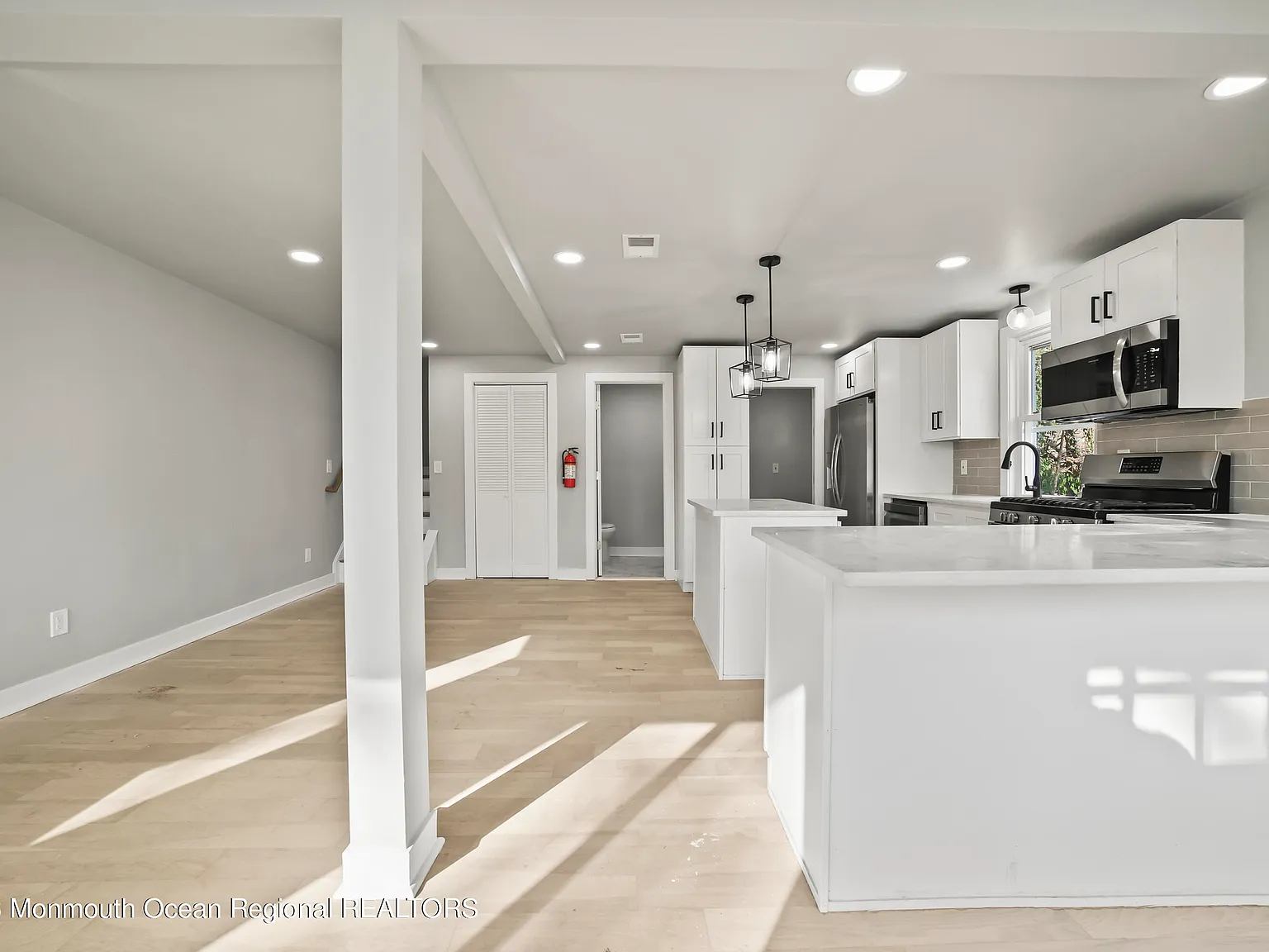 2 bed, 1.5 bath, 960 sqft, $2,950 — Photo 2