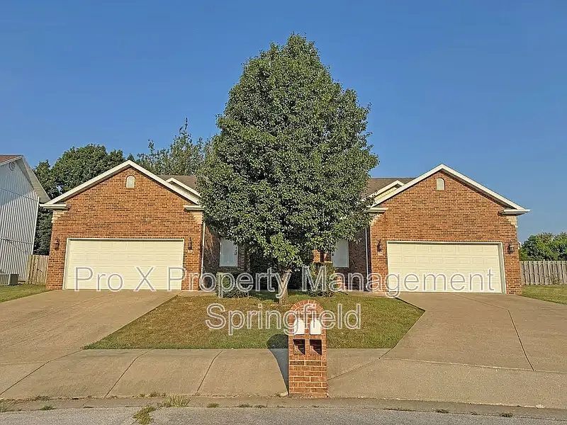 3 bed, 2.0 bath, 1395 sqft, $1,500 — Photo 2