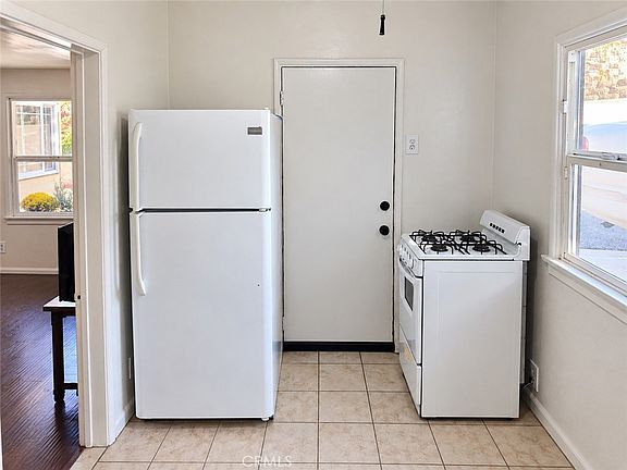 4th image of 5628 Pickering Ave