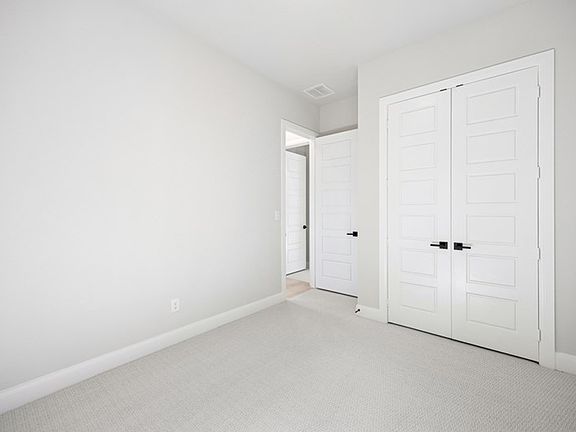 The Flintwood - Bedroom