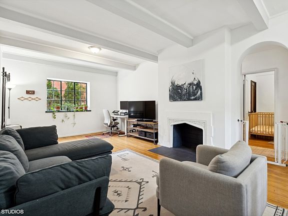 5th image of 5529 S University Ave APT 1W