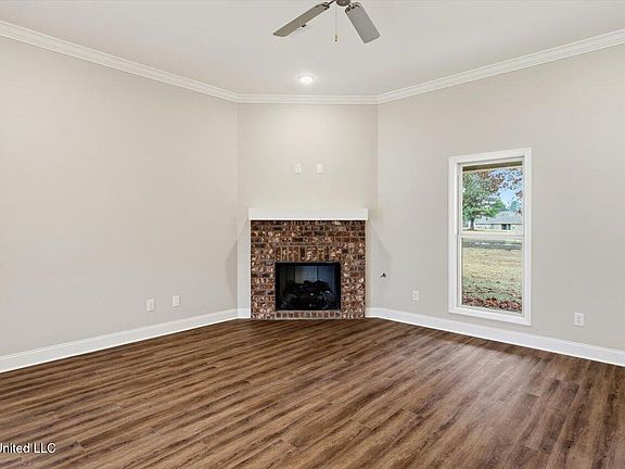 5th image of 565 Patrick Farms Dr