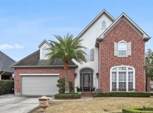 2 Savannah Ridge Ln, Metairie, LA 70005