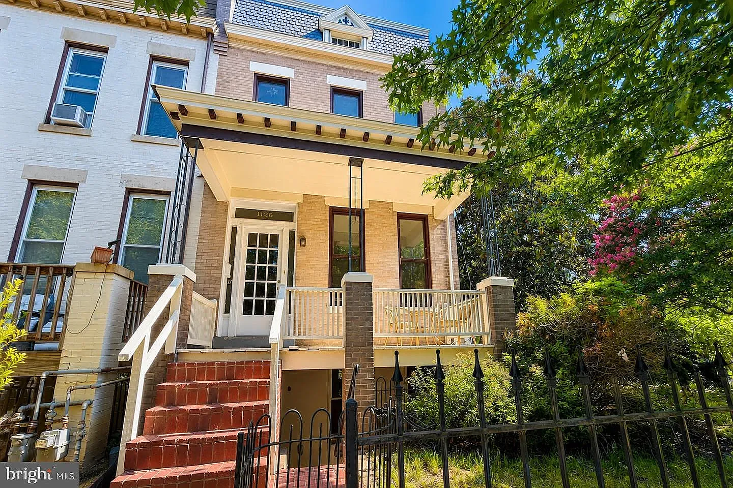 3 bed, 1.5 bath, 1550 sqft, $3,500 — Photo 1