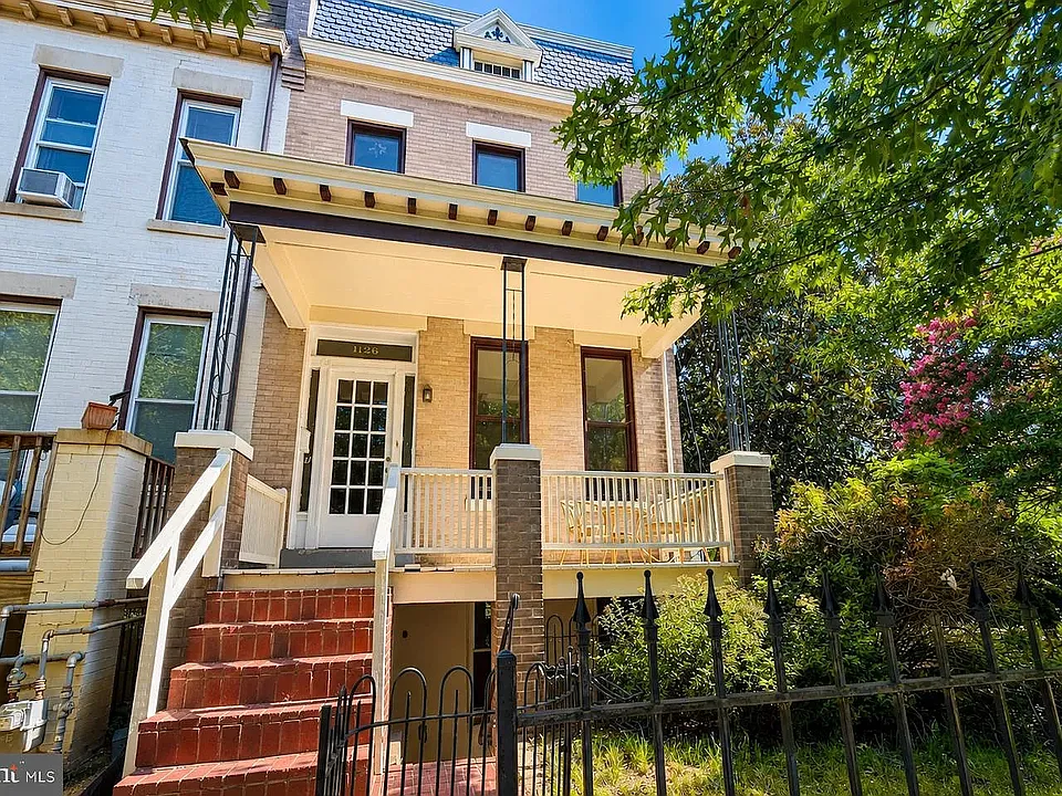 1126 I St NE #A