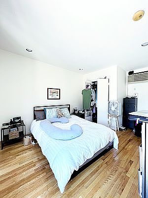 5th image of 42 W 85th St #9