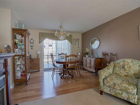 5th image of 1308 Goldfinch Dr