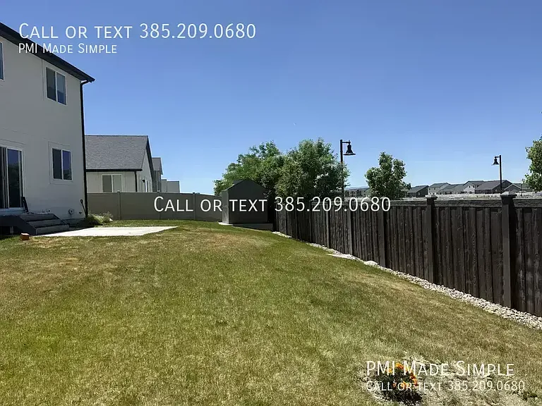 3621 N Sparrow Ln — Photo 2