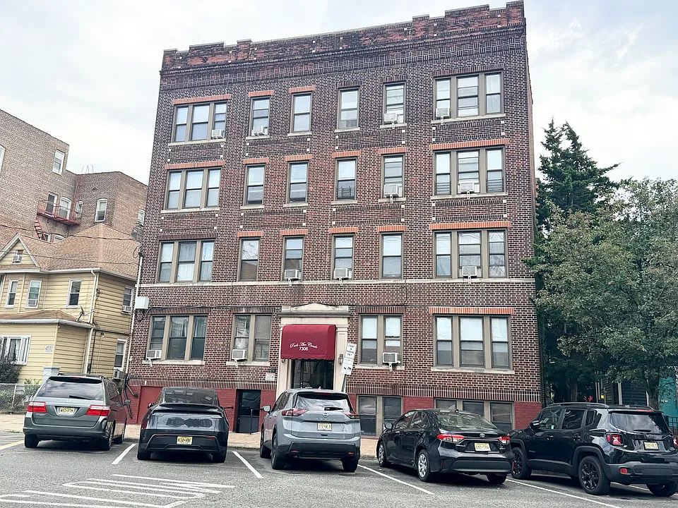 7306 Park Ave #2