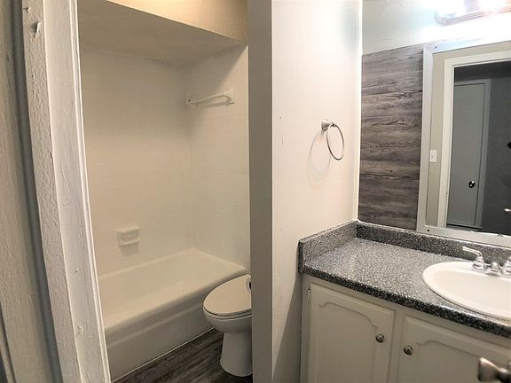 5th image of 301 Hal Muldrow Dr APT 903