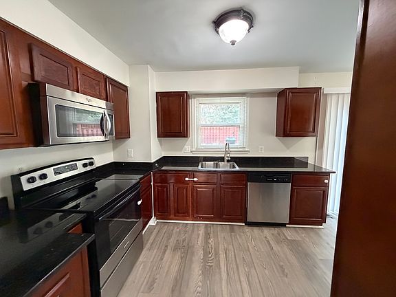 2nd image of 4054 Hanson Oaks Dr