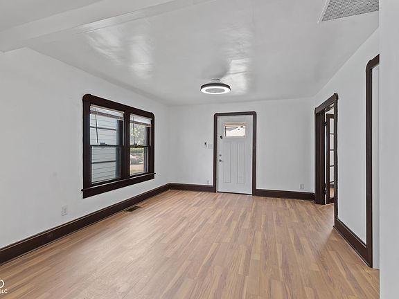 4th image of 1431 Finley Ave