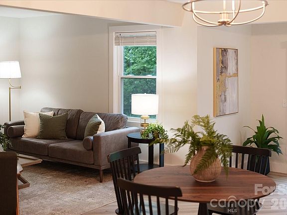 4th image of 166 Outland Ave