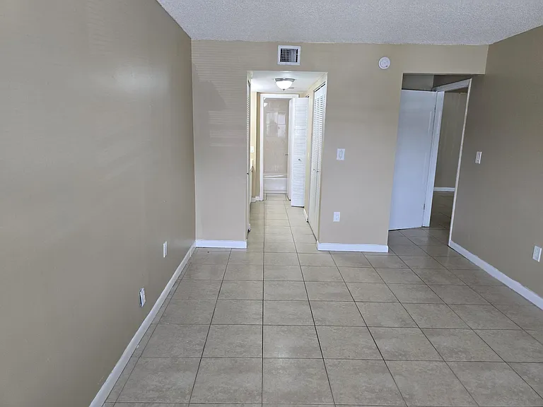 711 N Pine Island Rd #213 — Photo 13