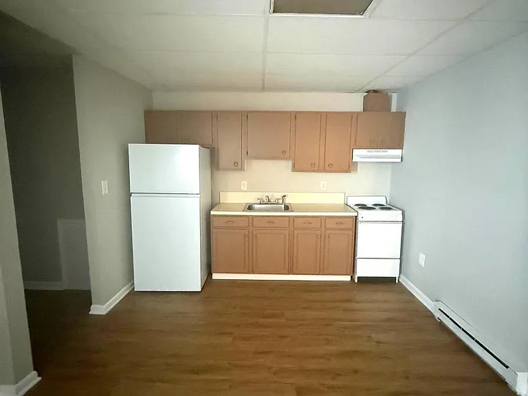 106 S Market St #8 — Photo 8