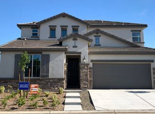 3813 Hannah Ln, Clovis, CA