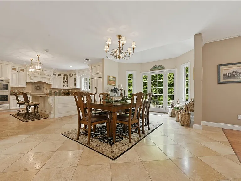 31 Cornwall Ln — Photo 14