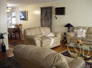 874 Park Ave, Huntington, NY 11743