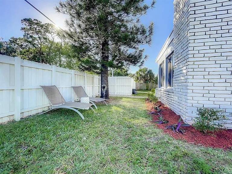 1500 SW 12th St — Photo 14