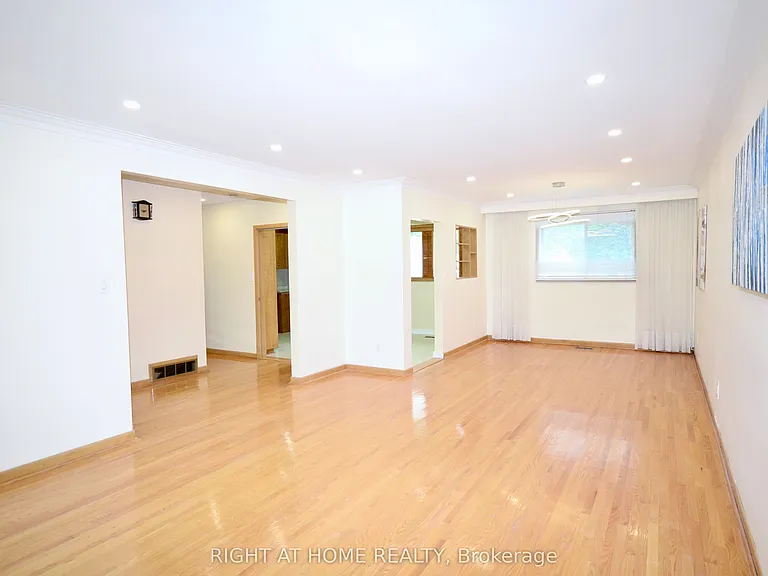 42 Culford Rd — Photo 9