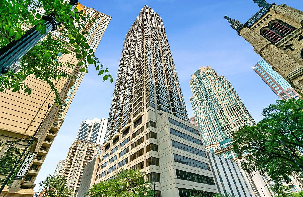 1 bed, 1100 sqft, $2,495 — Photo 2