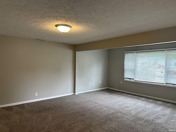 3rd image of 1000 Brentwood Dr