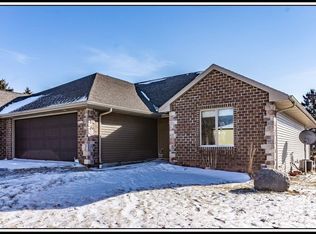 W2733 Brookhaven Dr, Appleton, WI 54915