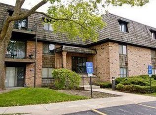 8 Oak Creek Dr APT 1802, Buffalo Grove, IL 60089