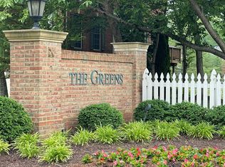 102 Waterside Ct, Edgewater, MD 21037