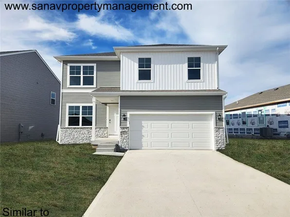 2425 SE Fox Valley Dr, West Des Moines, IA 50265