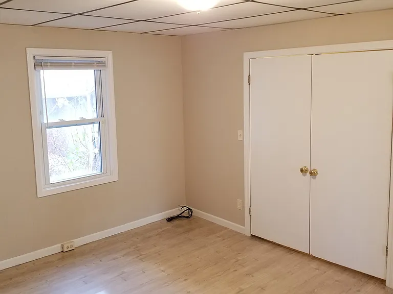  15 Walnut St 3rdflr 2b/1b Updated Newfloors Newpaint 1smpetok Prkg — Photo 16