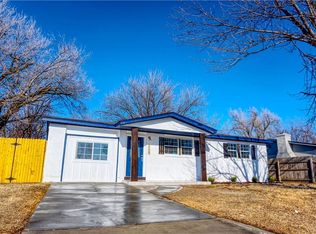 609 SW 14th St, Moore, OK 73160