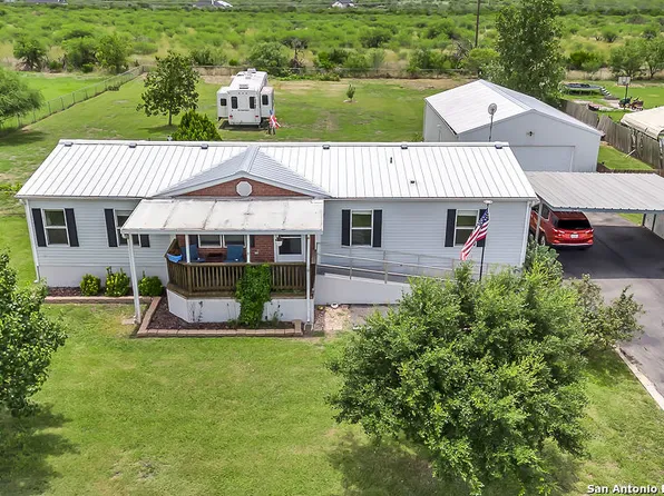 149 BROWARD AVE, Marion, TX 78124