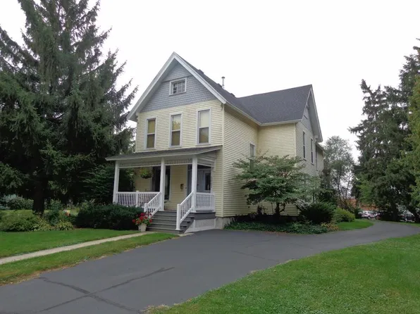 1041 W Highland St, Whitewater, WI 53190