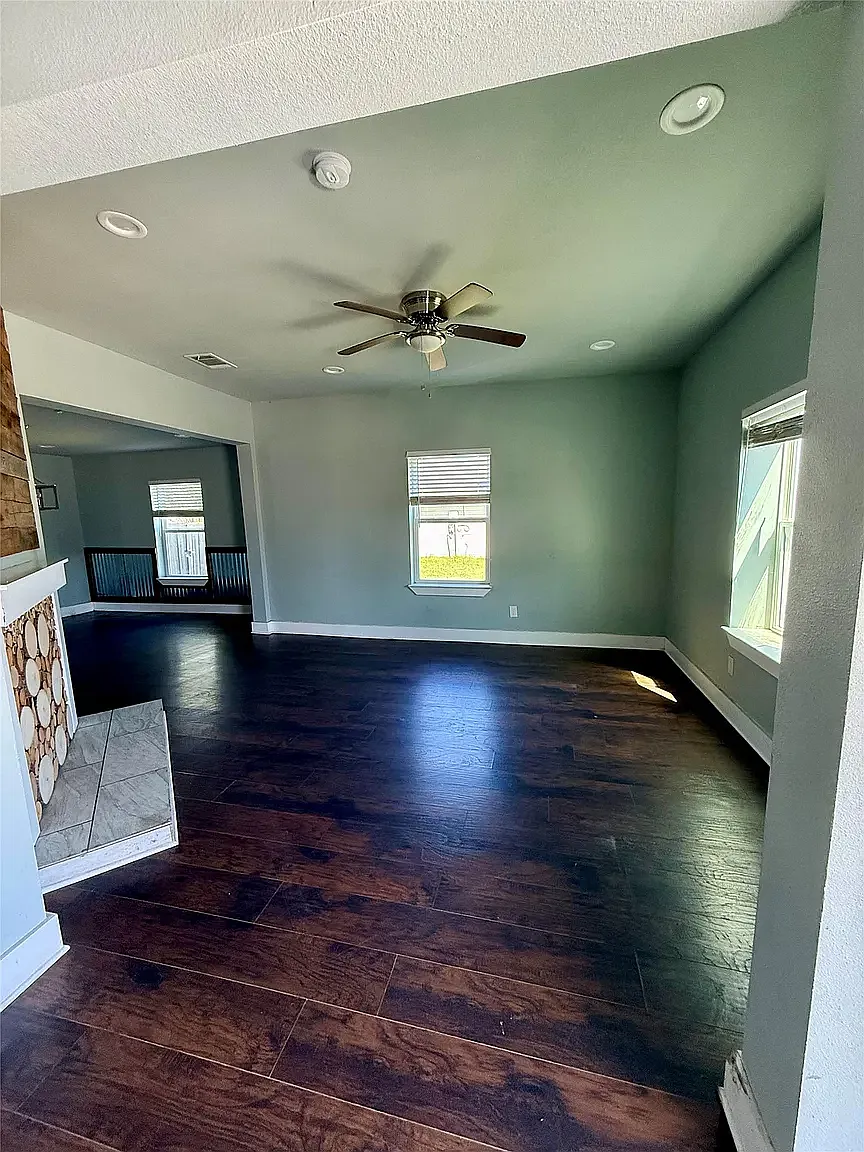 619 Wood St — Photo 2