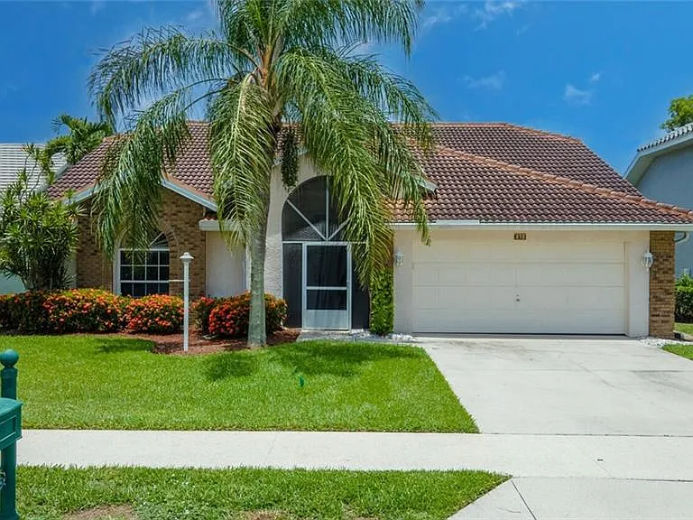 458 Countryside Dr — Photo 3