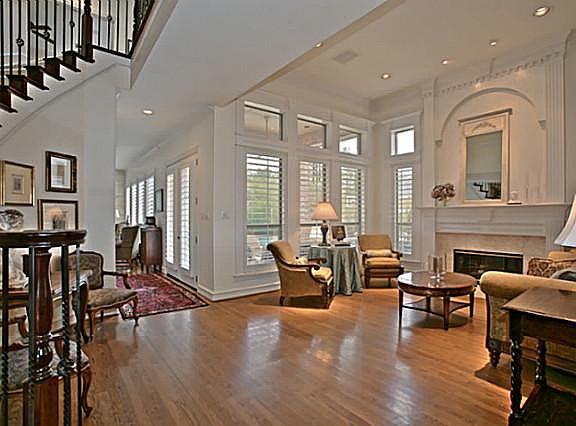 2nd image of 404 Alexandria Cir